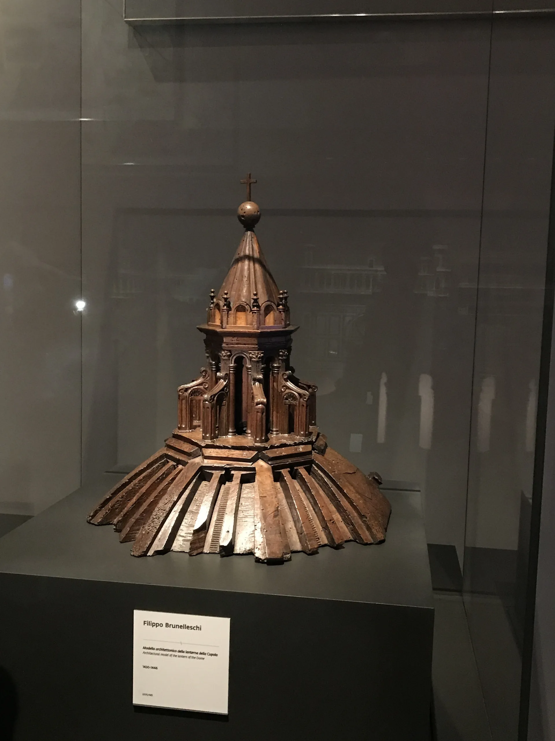 A wooden model of the marble lantern that crowns the dome