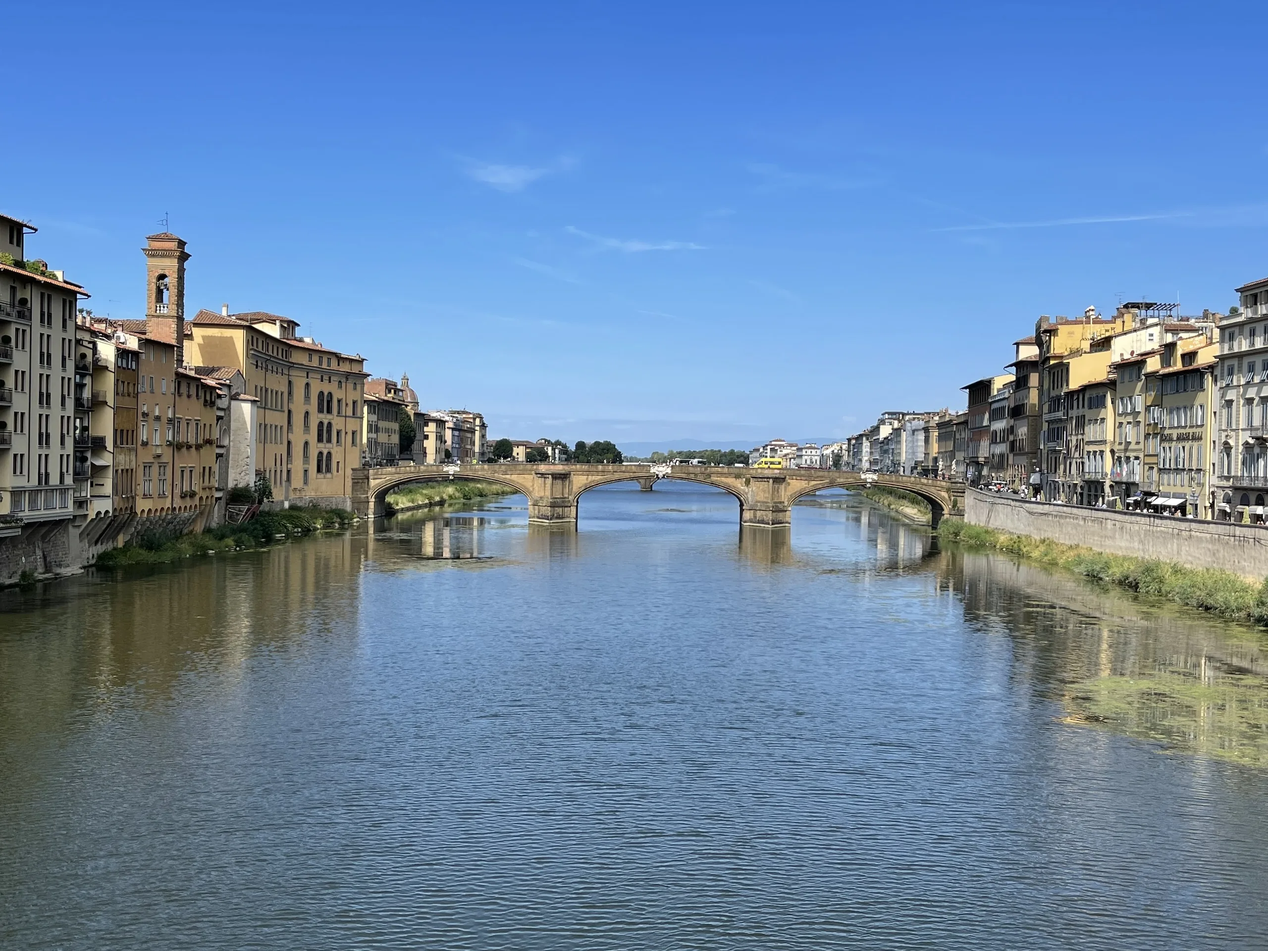 A lit jewellery vitrine on the Ponte Vecchio, four hundred years of the goldsmiths' trade