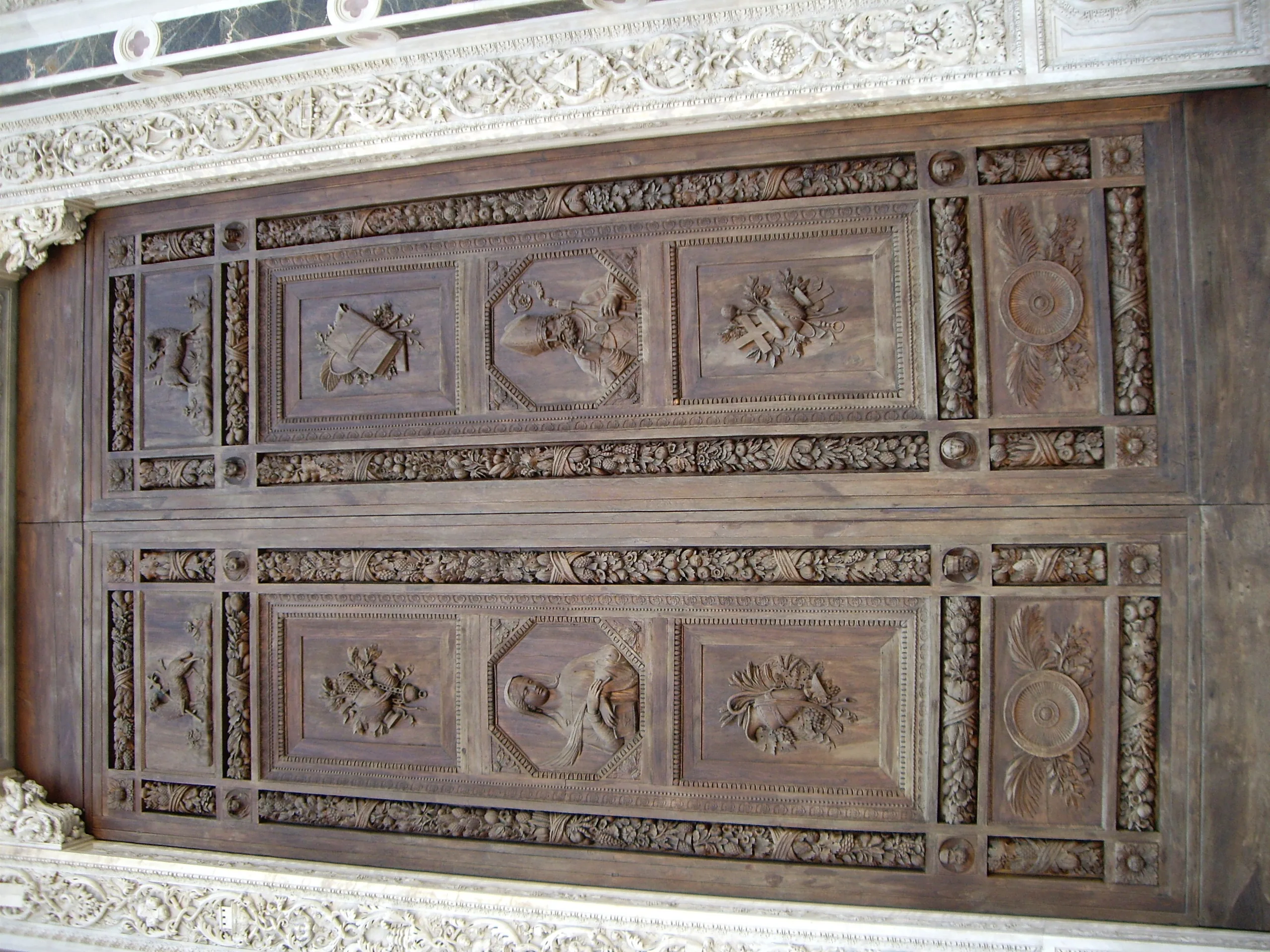 Carved and panelled stonework in Santa Croce