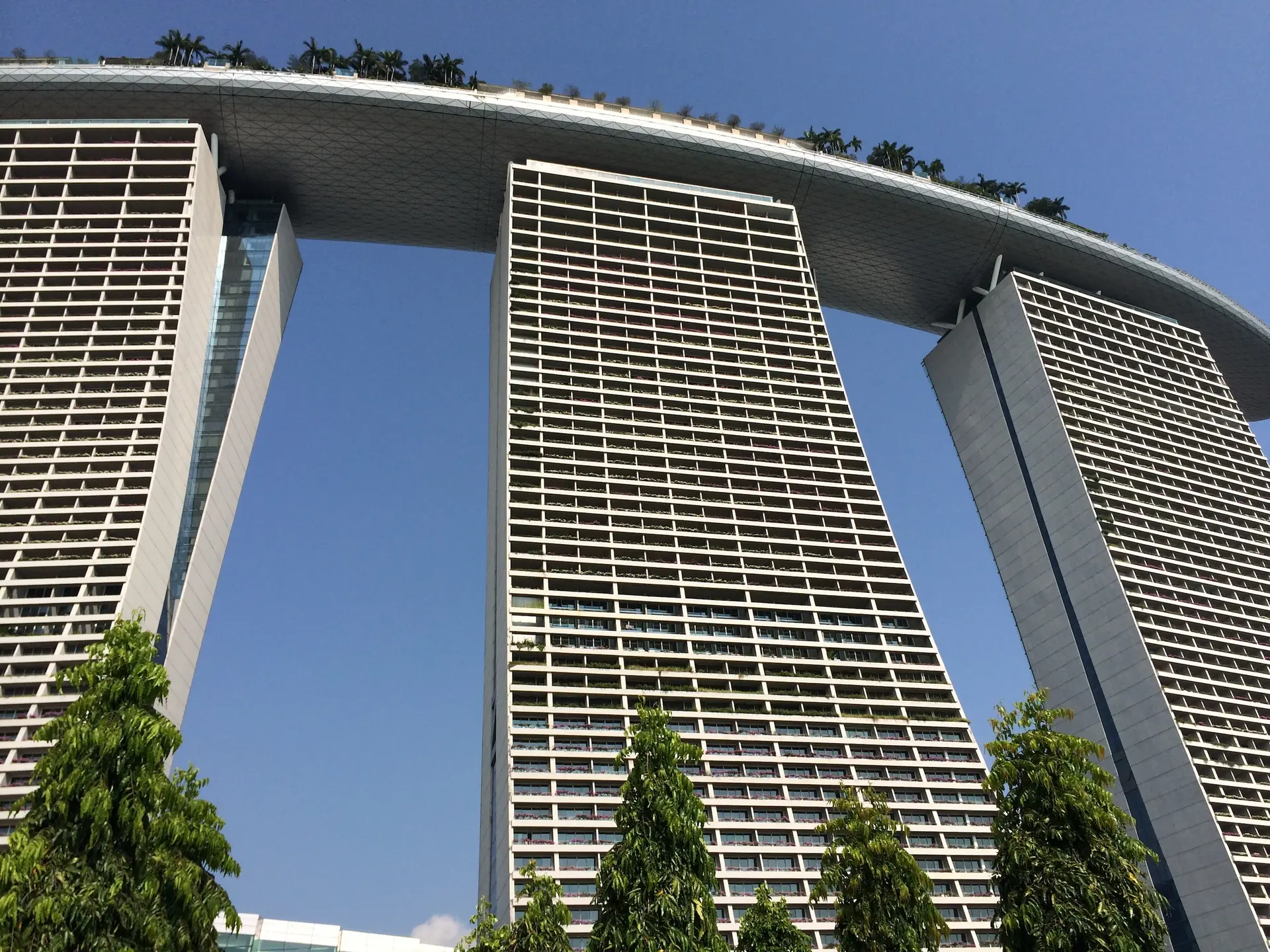 Looking up at the SkyPark spanning the three towers of Marina Bay Sands