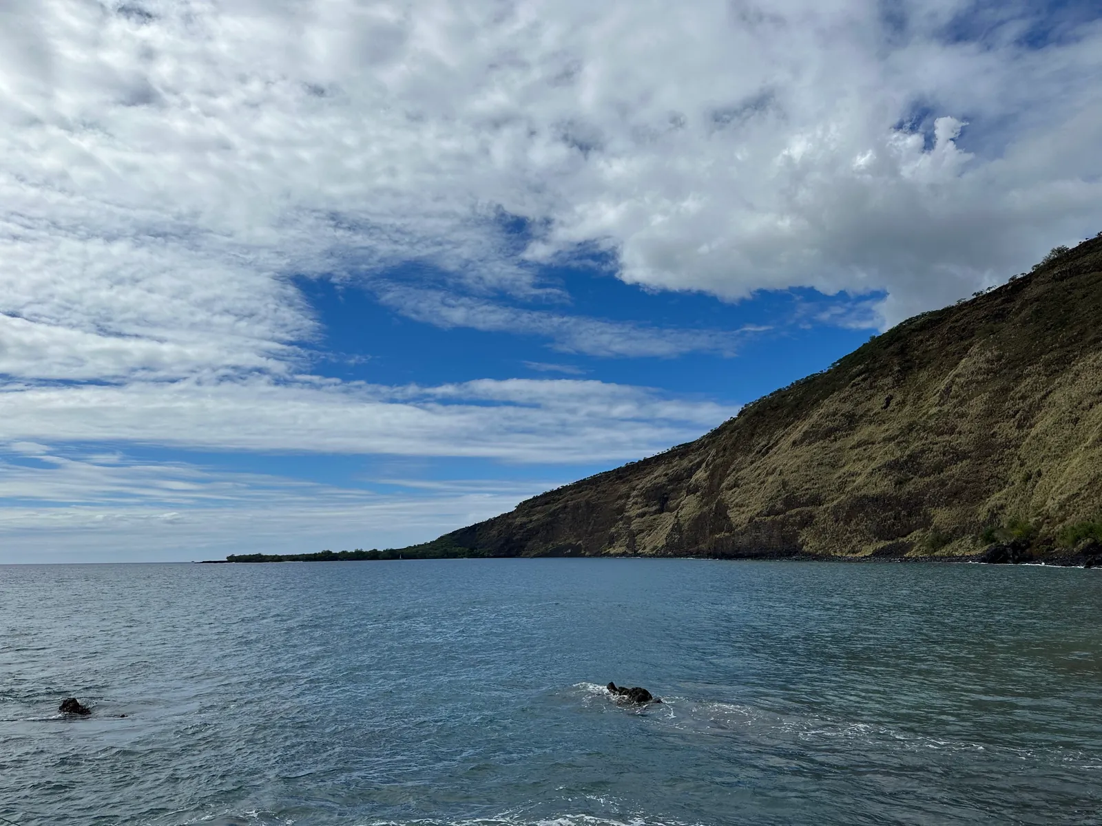 The steep cliff above Kealakekua Bay on the Kona coast